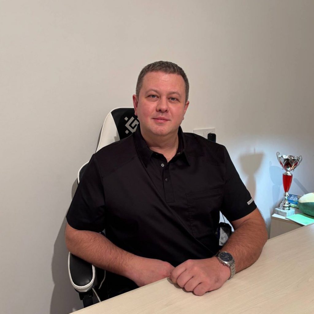 Коваль Николай Александрович - оперирующий уролог, андролог. Ведет прием в клинике "Небольница" на ул. Лизюкова, 24.